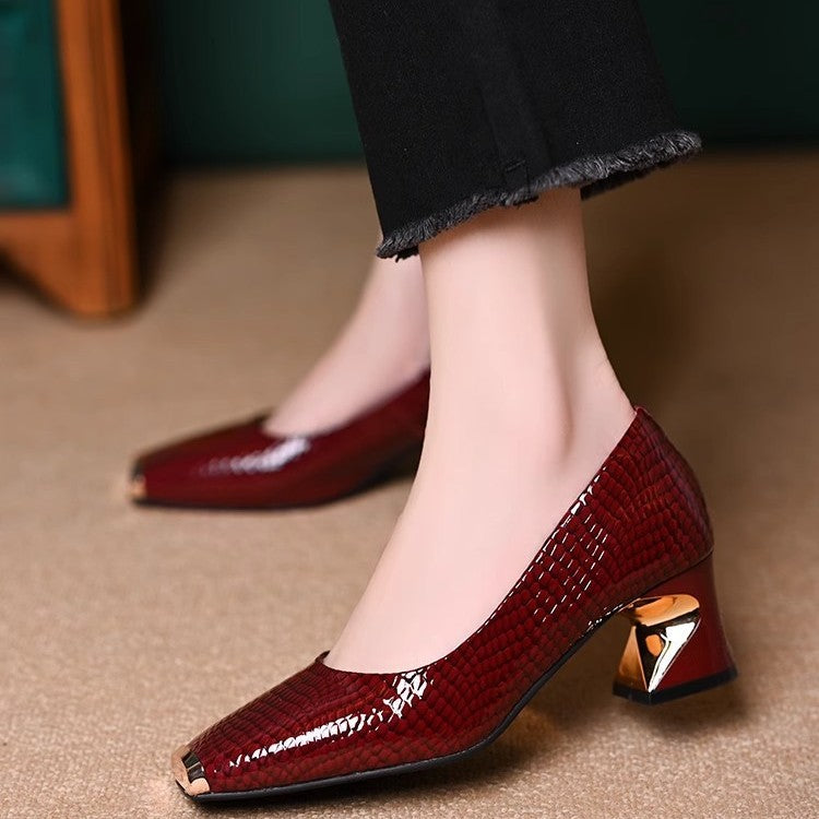 👠✨【35-42】Eleganckie francuskie buty na masywnym obcasie, z modną fakturą i subtelnym odkryciem